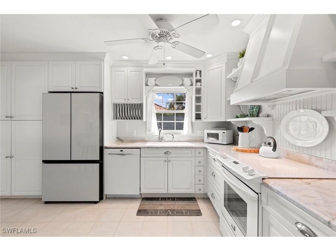38 7th Street Bonita Springs FL 34134 225075926 image4