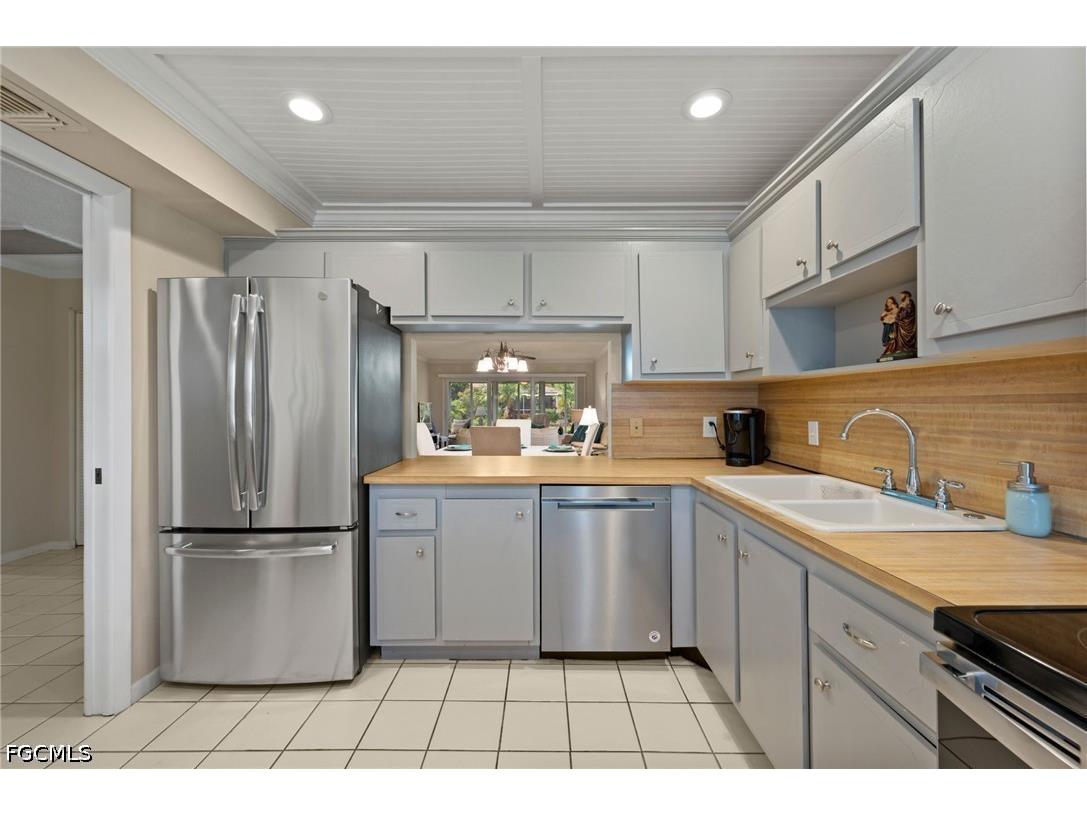 38 Glades Boulevard #1 Naples FL 34112 2026024180 image4