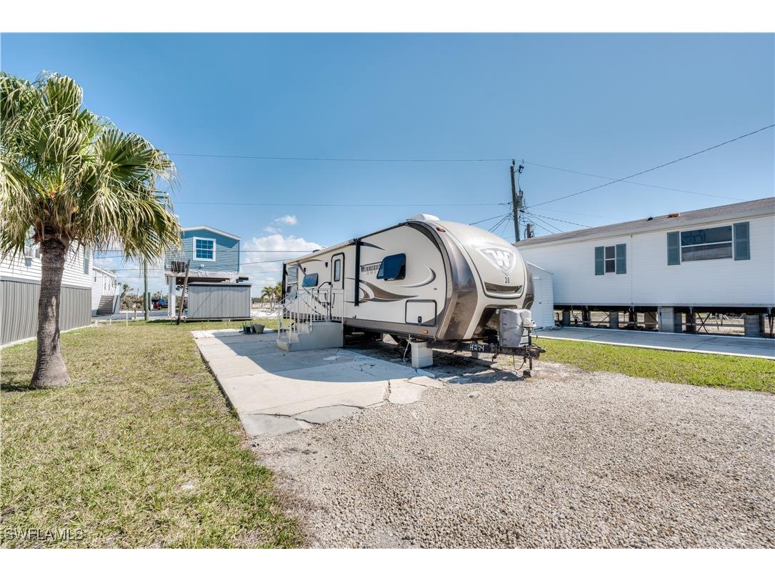 38 Helen Lane Fort Myers Beach FL 33931 225053827 image1