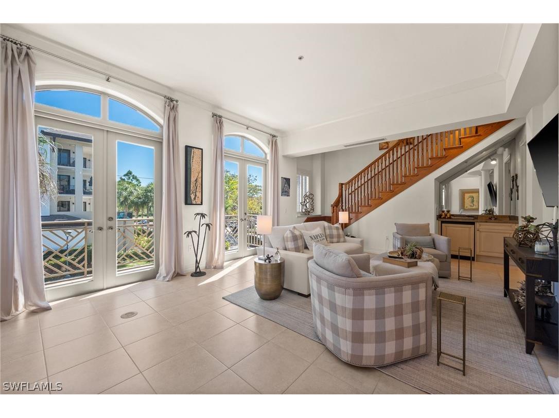 380 10th Street S #202 Naples FL 34102 226007934 image1