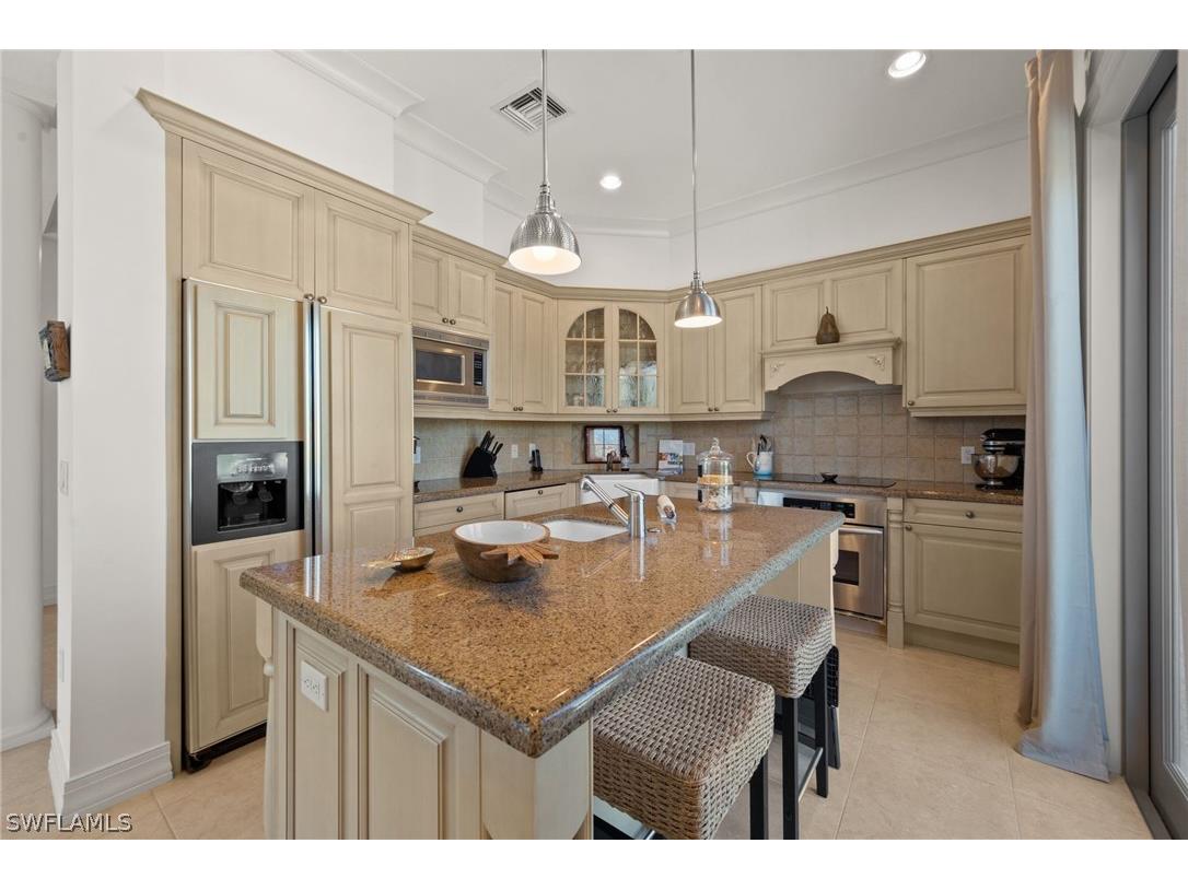380 10th Street S #202 Naples FL 34102 226007934 image10