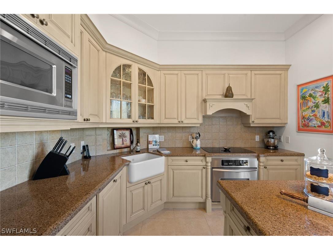 380 10th Street S #202 Naples FL 34102 226007934 image11