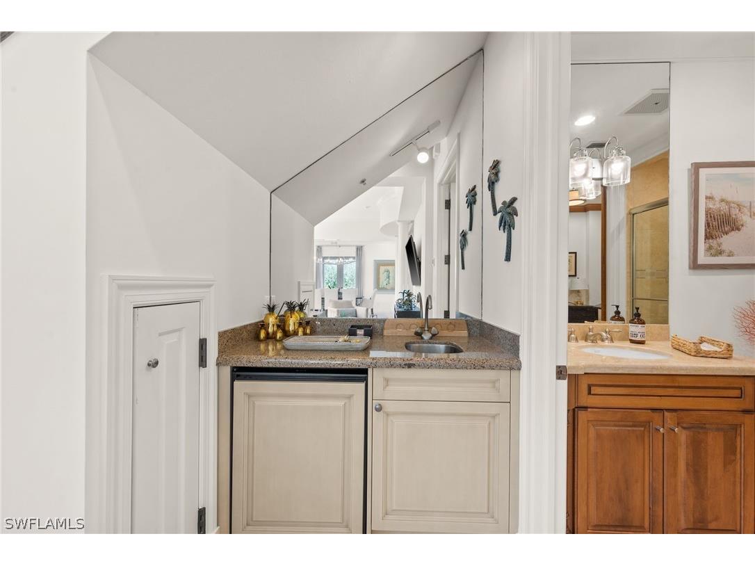 380 10th Street S #202 Naples FL 34102 226007934 image17