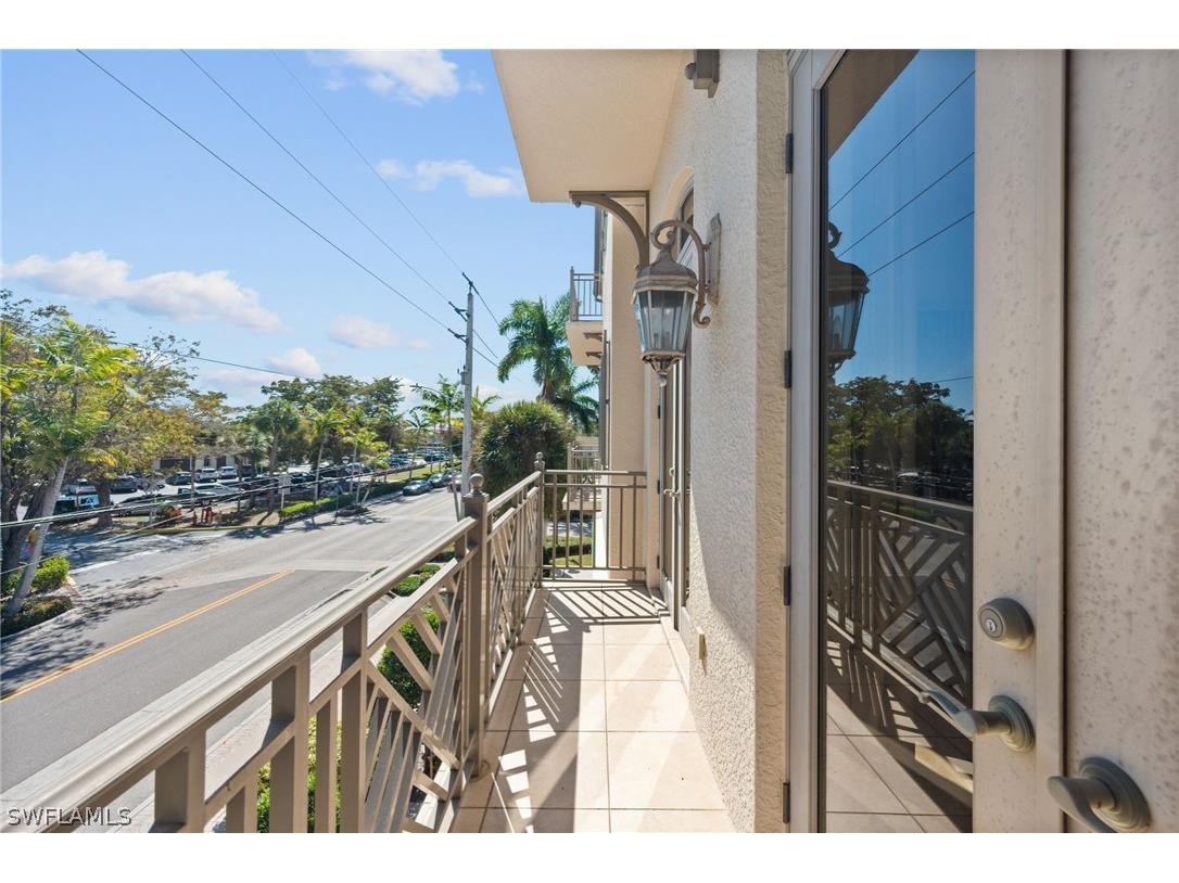 380 10th Street S #202 Naples FL 34102 226007934 image20