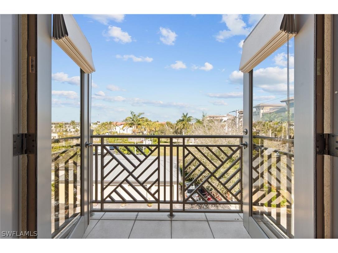 380 10th Street S #202 Naples FL 34102 226007934 image32