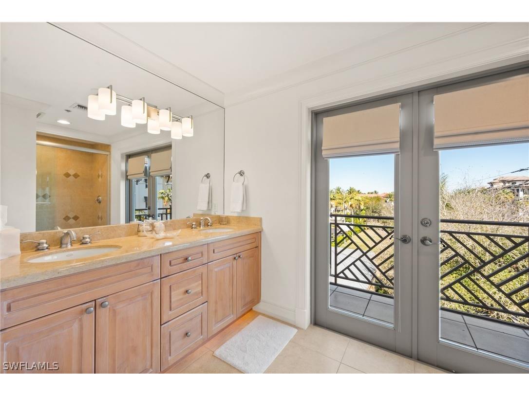 380 10th Street S #202 Naples FL 34102 226007934 image40