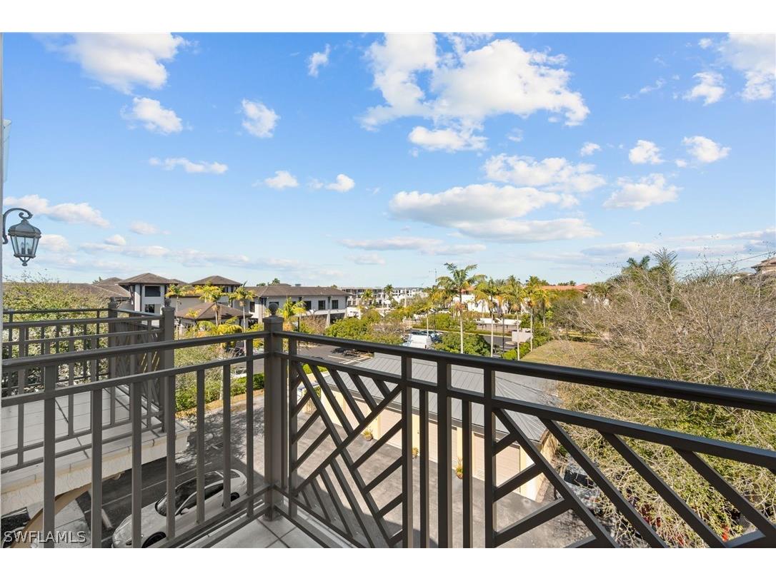 380 10th Street S #202 Naples FL 34102 226007934 image42