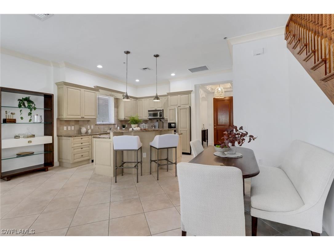 380 10th Street S #201 Naples FL 34102 223058796 image1