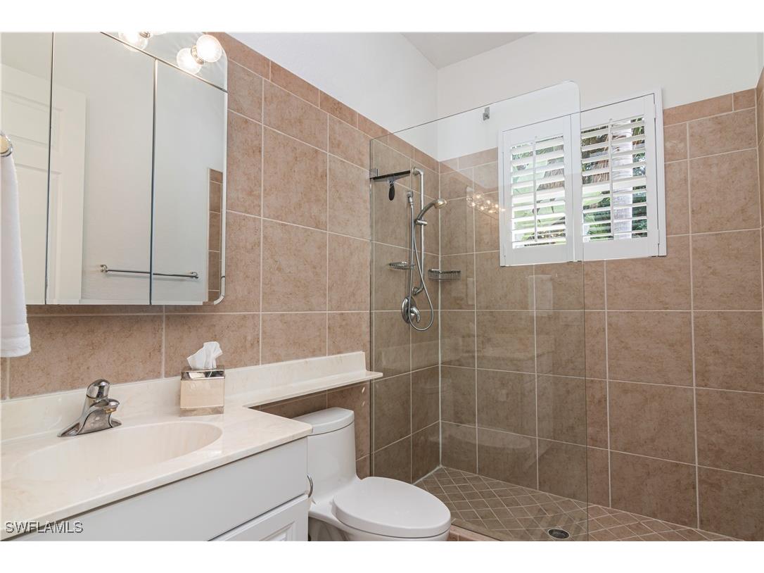 380 5th Avenue N Naples FL 34102 225076302 image16