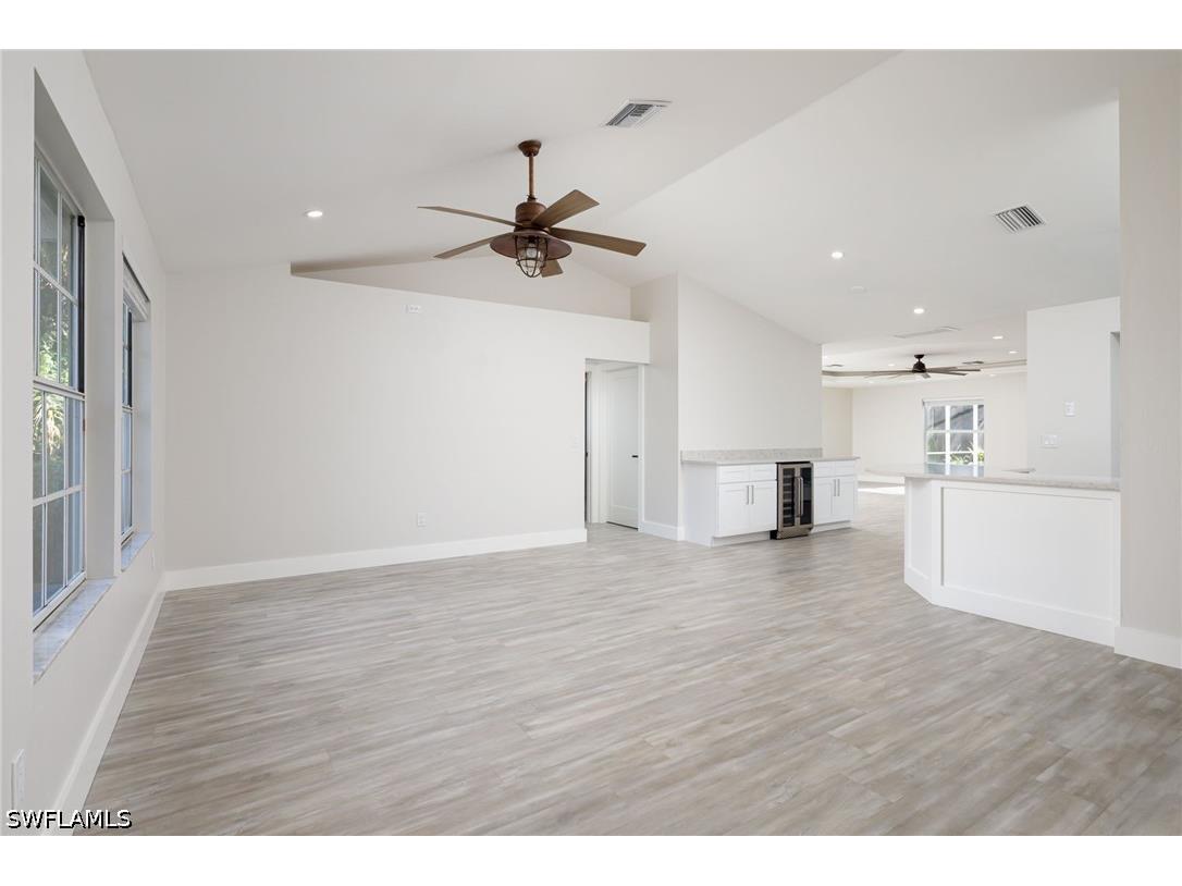 380 6th Street NE Naples FL 34120 226014551 image4