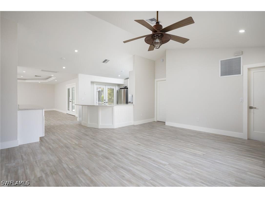 380 6th Street NE Naples FL 34120 226014551 image6