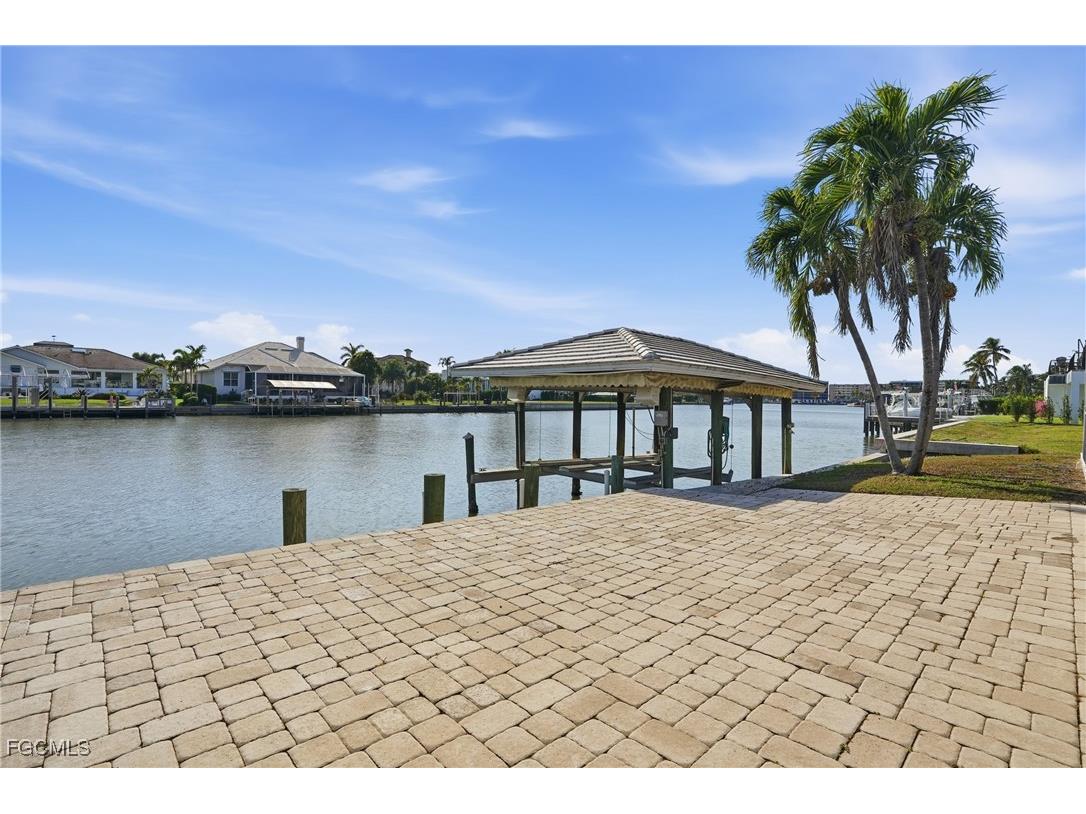 380 Conners Avenue Naples FL 34108 2026002205 image2