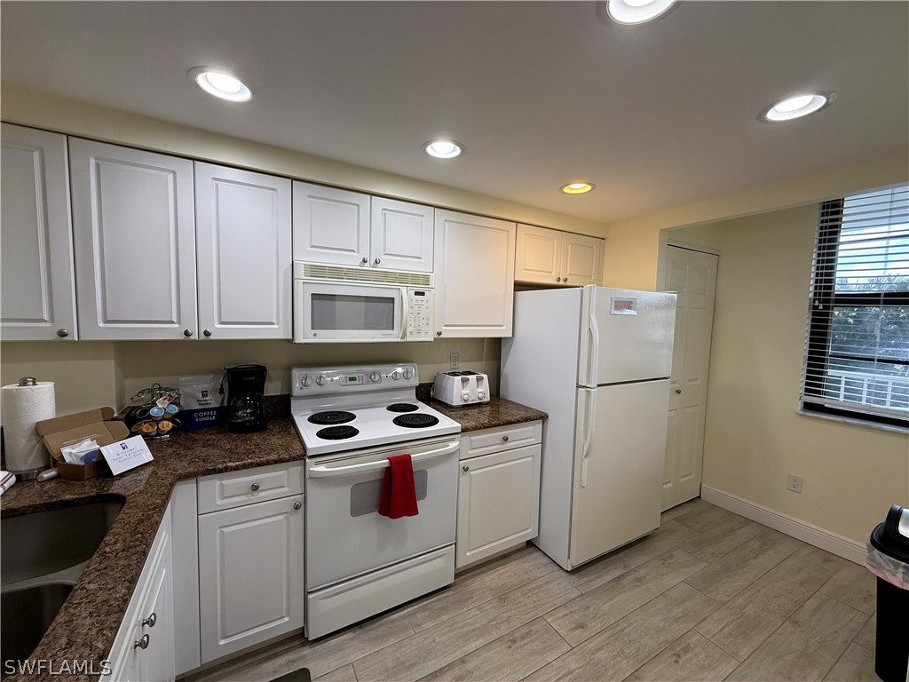 380 Seaview Court #204 Marco Island FL 34145 226006632 image8
