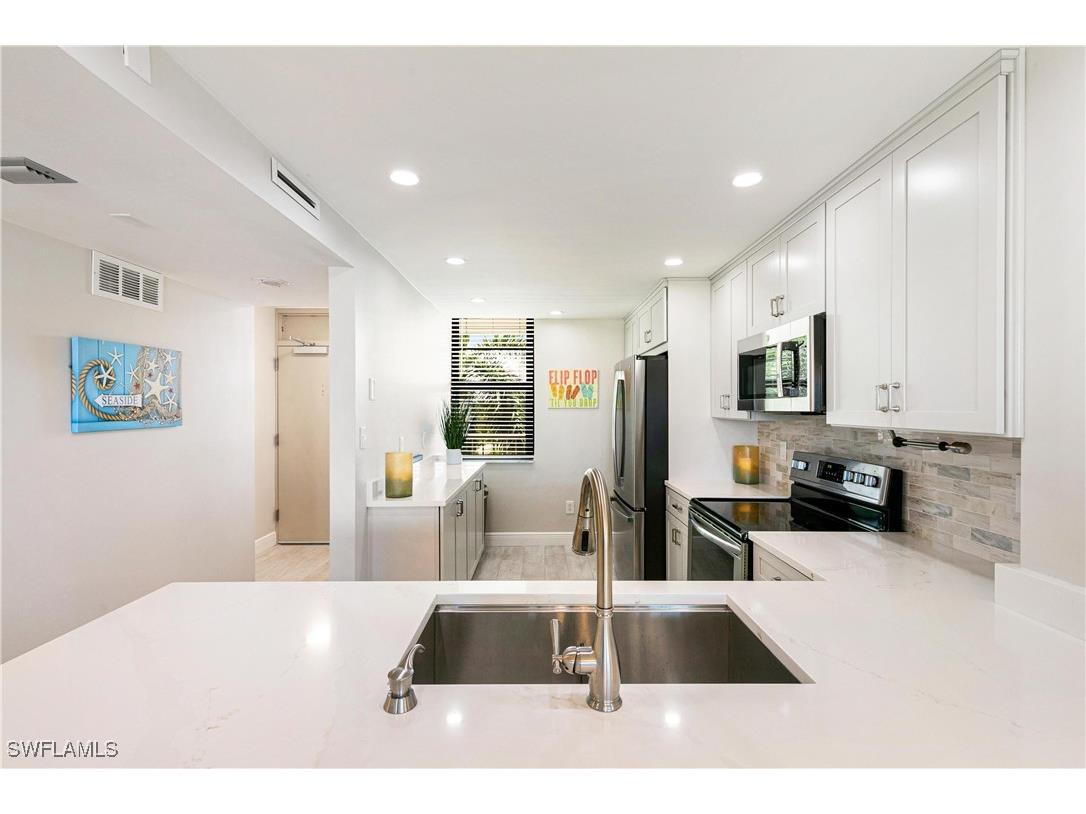 380 Seaview Court #405 Marco Island FL 34145 226004987 image11