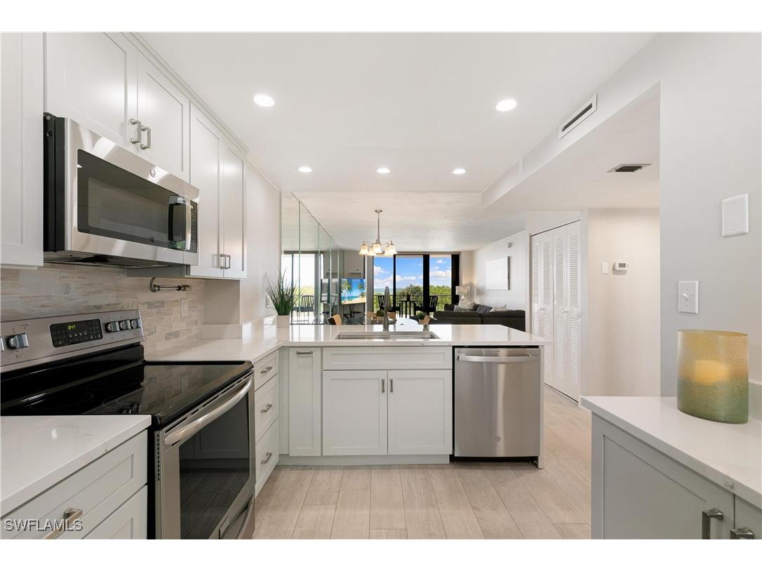 380 Seaview Court #405 Marco Island FL 34145 226004987 image9