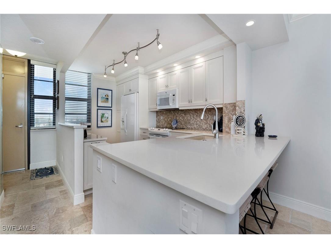 380 Seaview Court #805 Marco Island FL 34145 225071160 image3