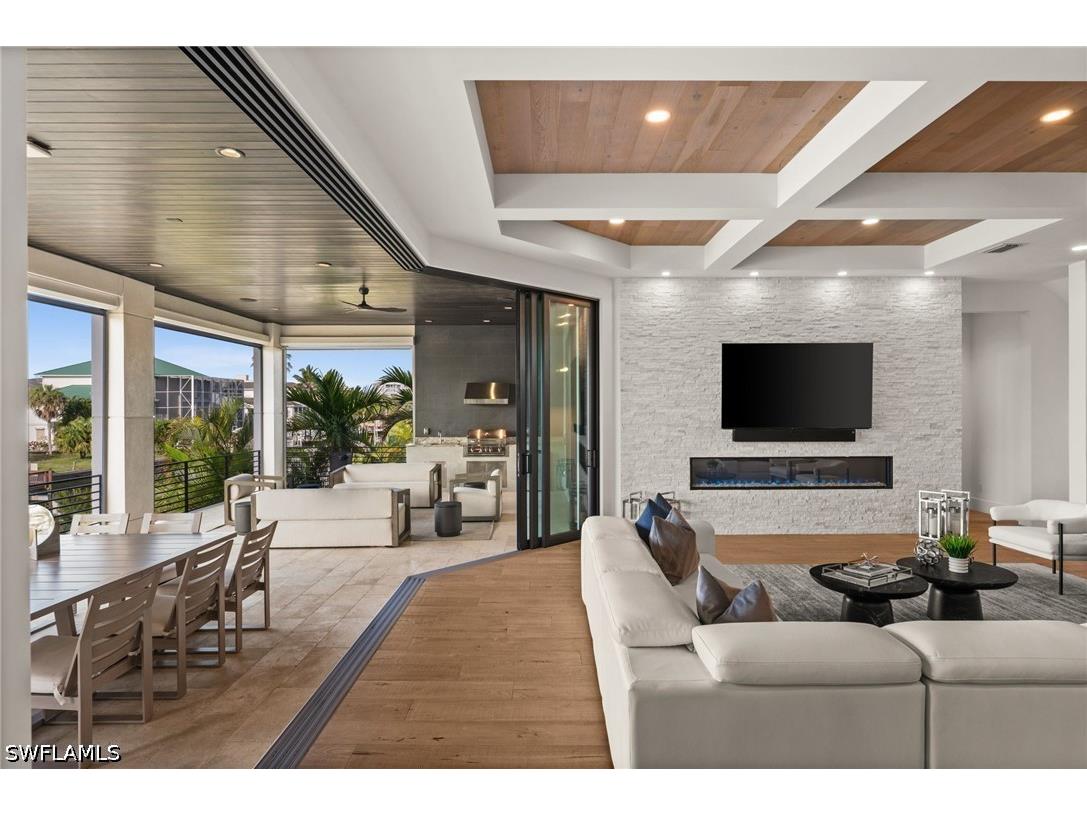380 Trade Winds Avenue Naples FL 34108 226018310 image10