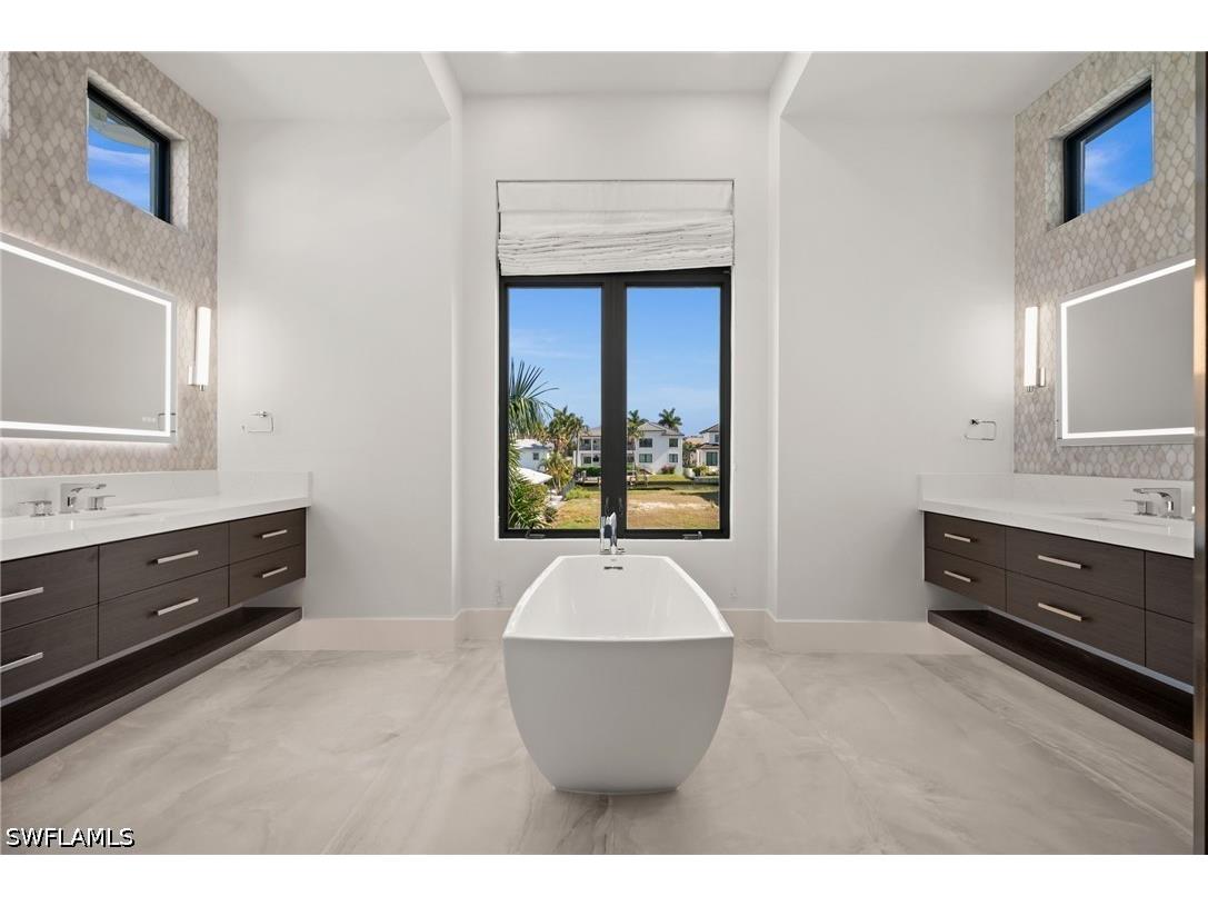 380 Trade Winds Avenue Naples FL 34108 226018310 image23