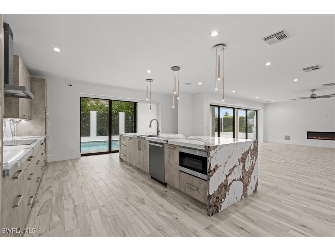 3800 Crayton Road Naples FL 34103 225083636 image16