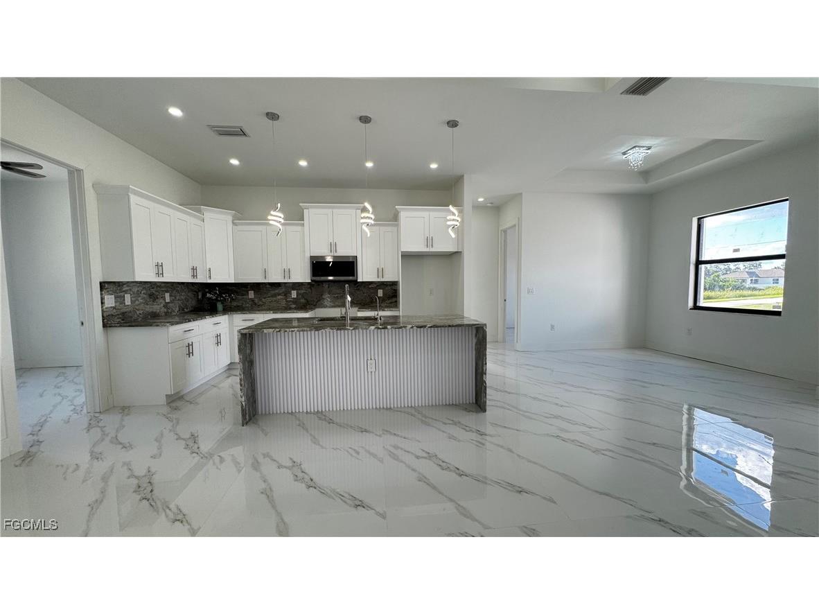 3801 3rd Street SW Lehigh Acres FL 33976 2025011408 image2