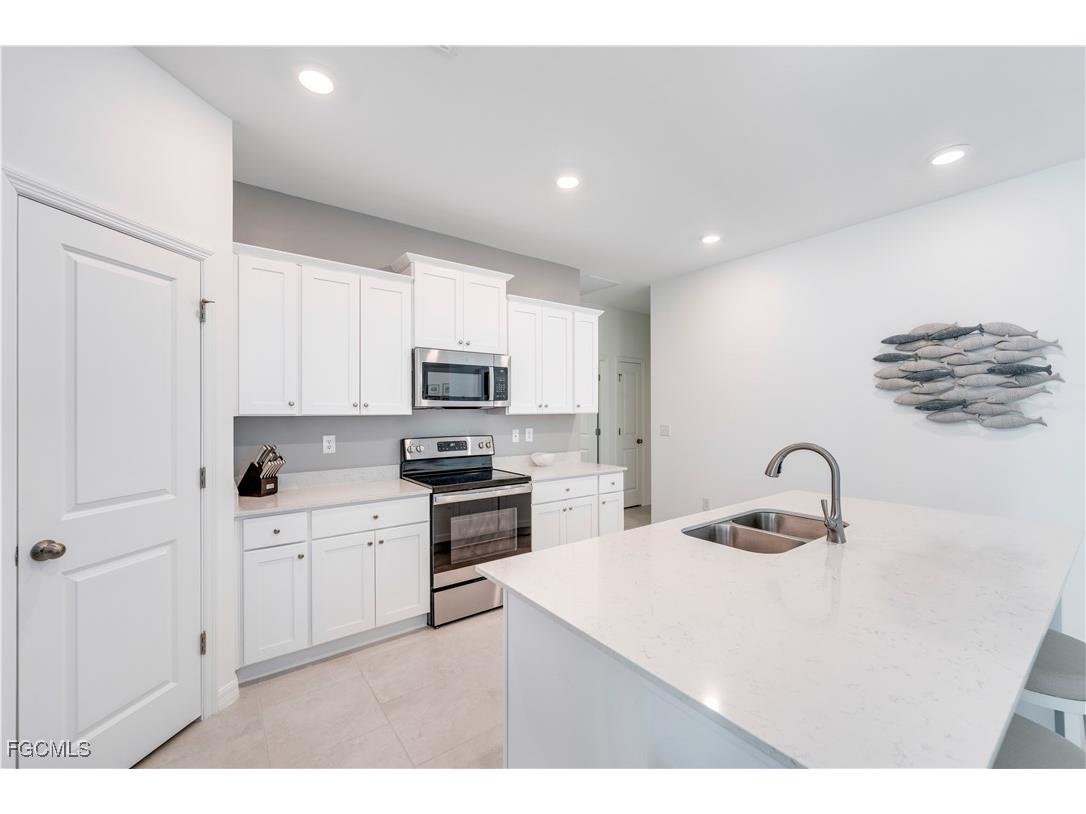 3801 Treasure Oak Way Fort Myers FL 33905 2025022417 image16