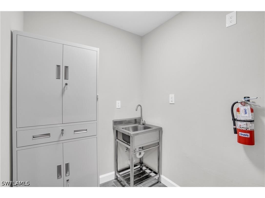 3802 La Rue Street Fort Myers FL 33905 226018590 image38