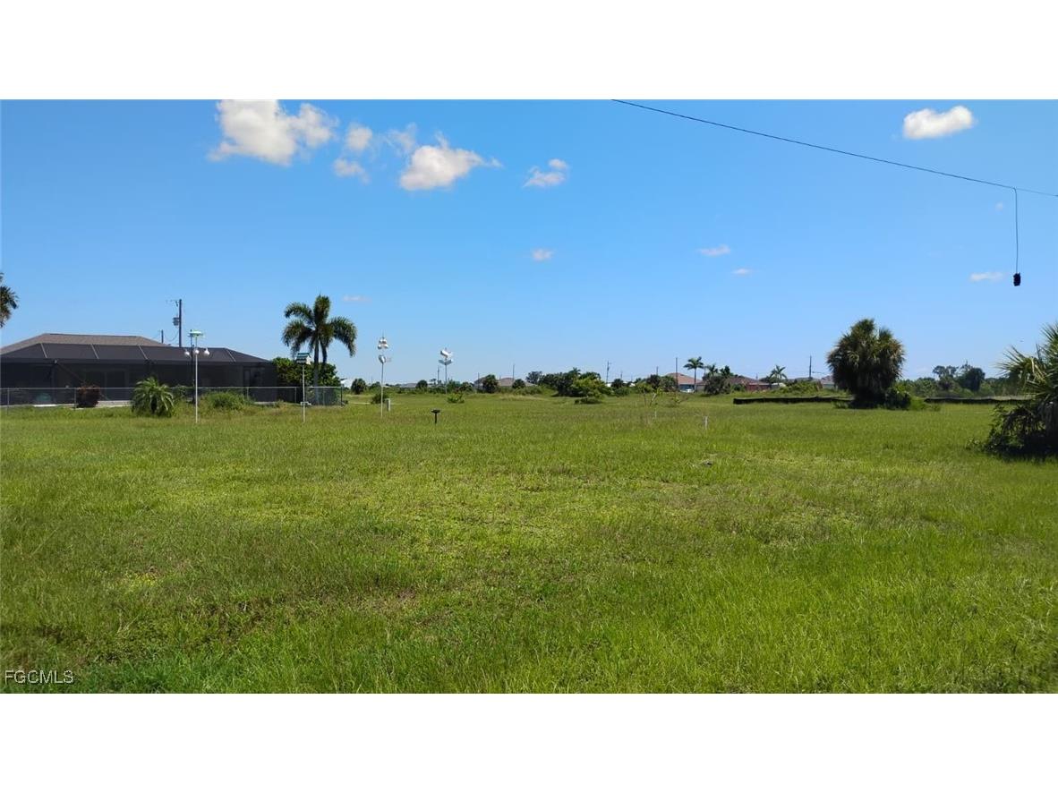 3805 NW 39th Lane Cape Coral FL 33993 2025003538 image1