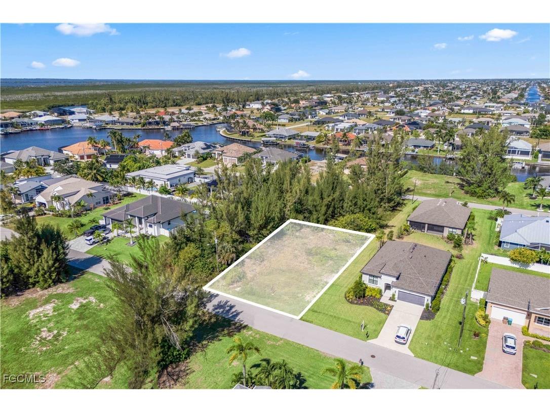 3805 SW 3rd Street Cape Coral FL 33991 2025015303 image1