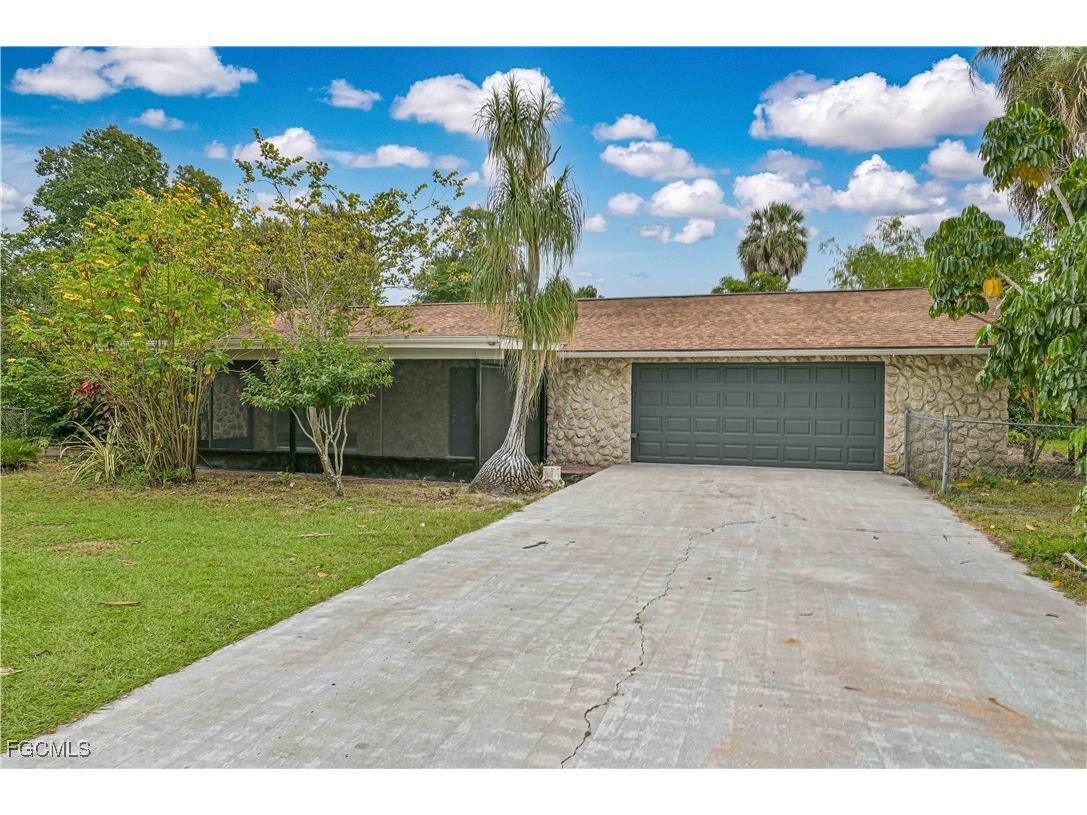 3806 Edgewood Avenue Fort Myers FL 33916 2025019421 image1