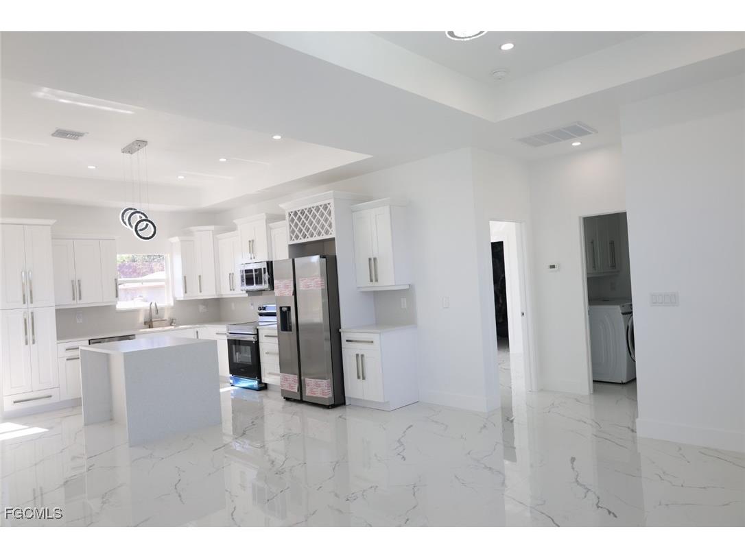 3807 3rd St Sw Lehigh Acres FL 33976 2025018203 image8