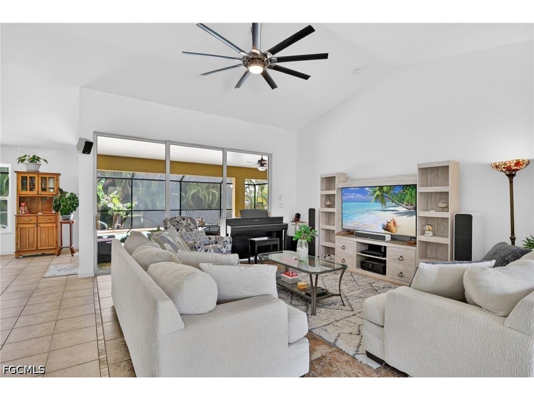 3809 Agualinda Boulevard Cape Coral FL 33914 2026016838 image2