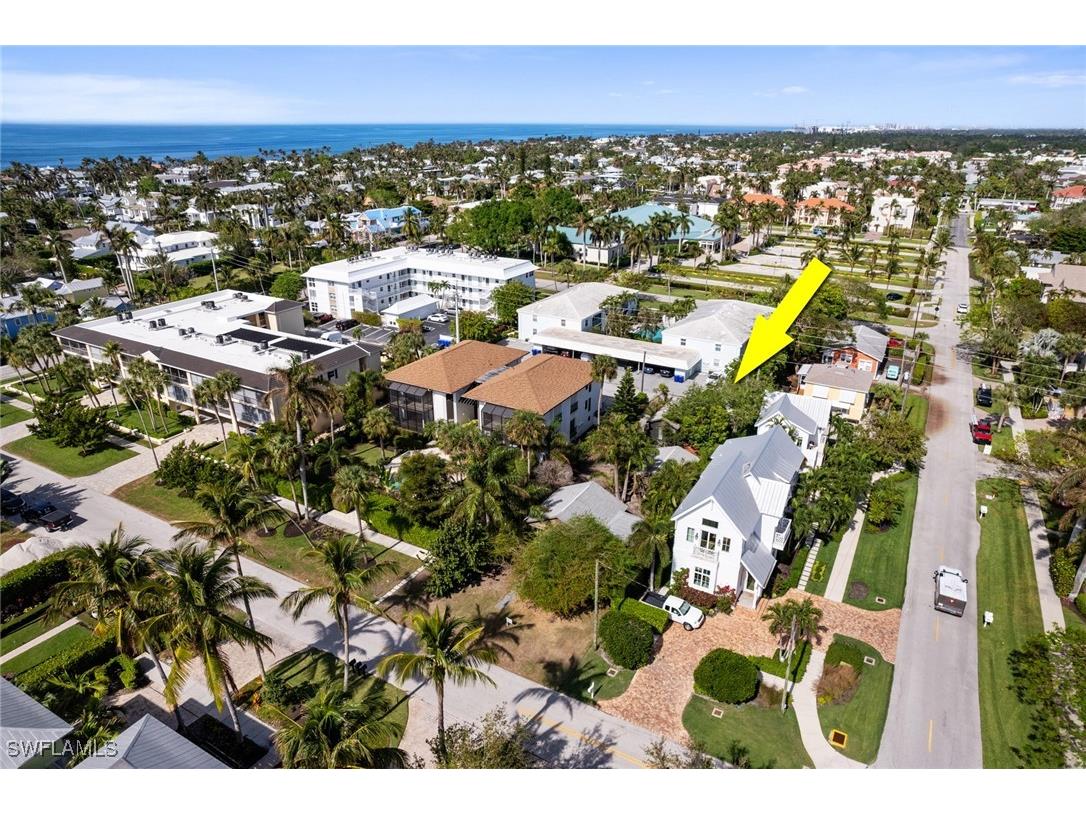 381 11th Avenue S Naples FL 34102 224088093 image1