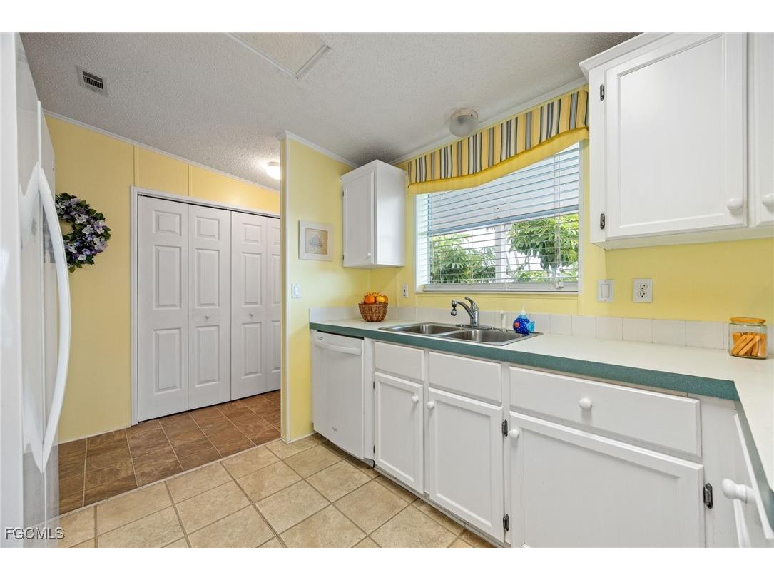 3811 Blueberry Lane Saint James City FL 33956 2026002802 image17