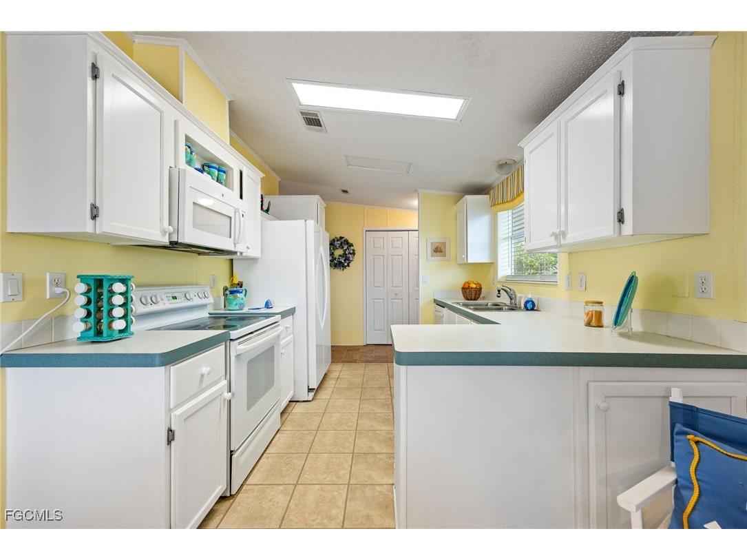 3811 Blueberry Lane Saint James City FL 33956 2026002802 image18