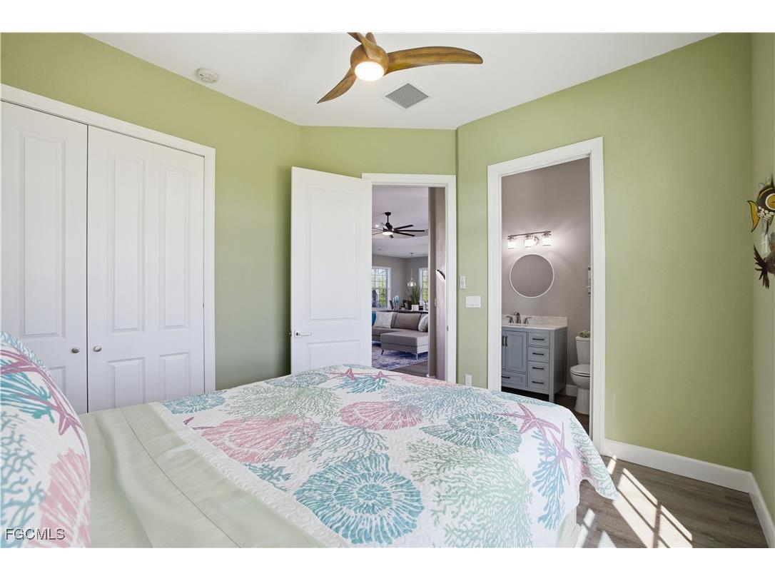 3811 Crestwell Court Saint James City FL 33956 2025019297 image15