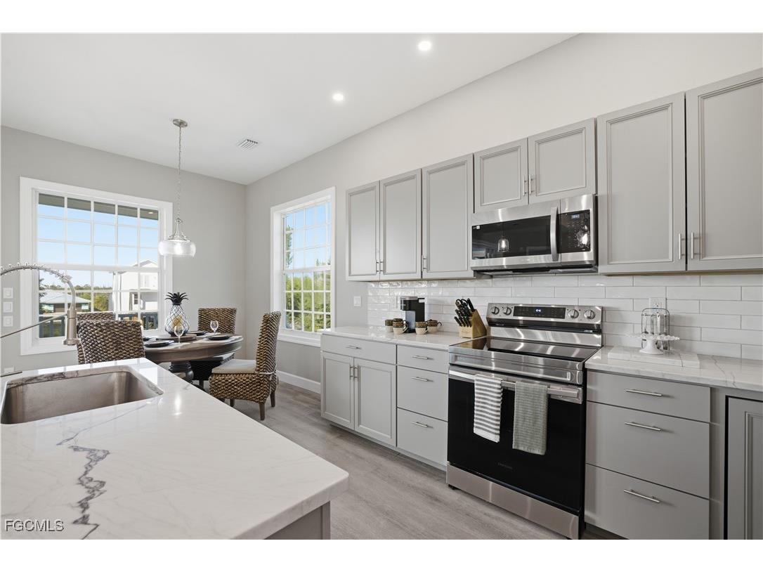 3811 Crestwell Court Saint James City FL 33956 2025019297 image29