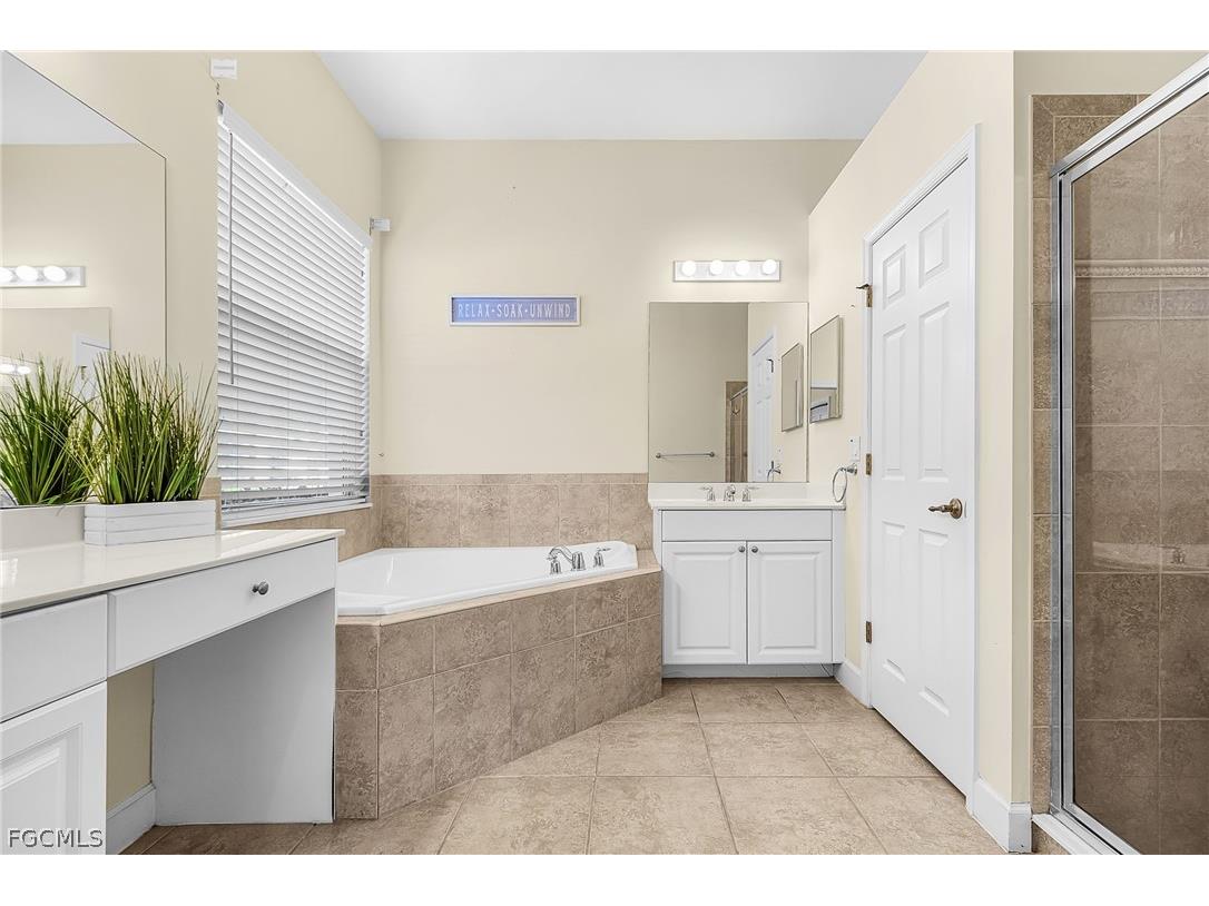 3811 Lakeview Isle Court Fort Myers FL 33905 2026006614 image21