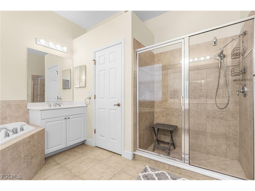 3811 Lakeview Isle Court Fort Myers FL 33905 2026006614 image22