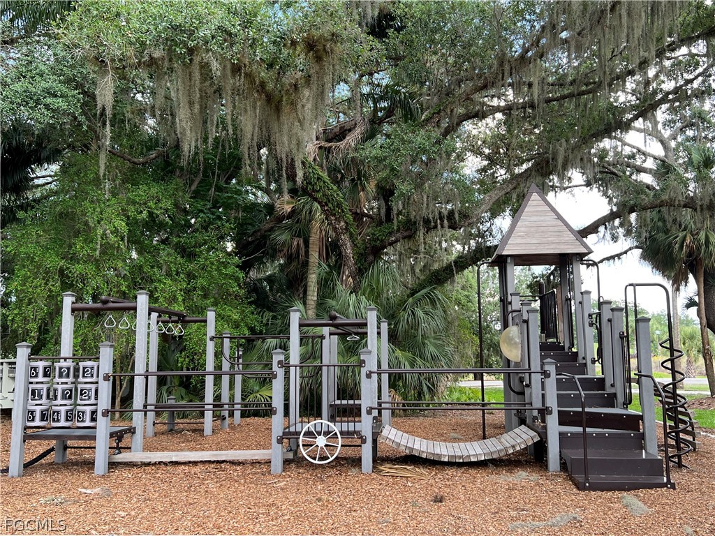 3811 Lakeview Isle Court Fort Myers FL 33905 2026006614 image34