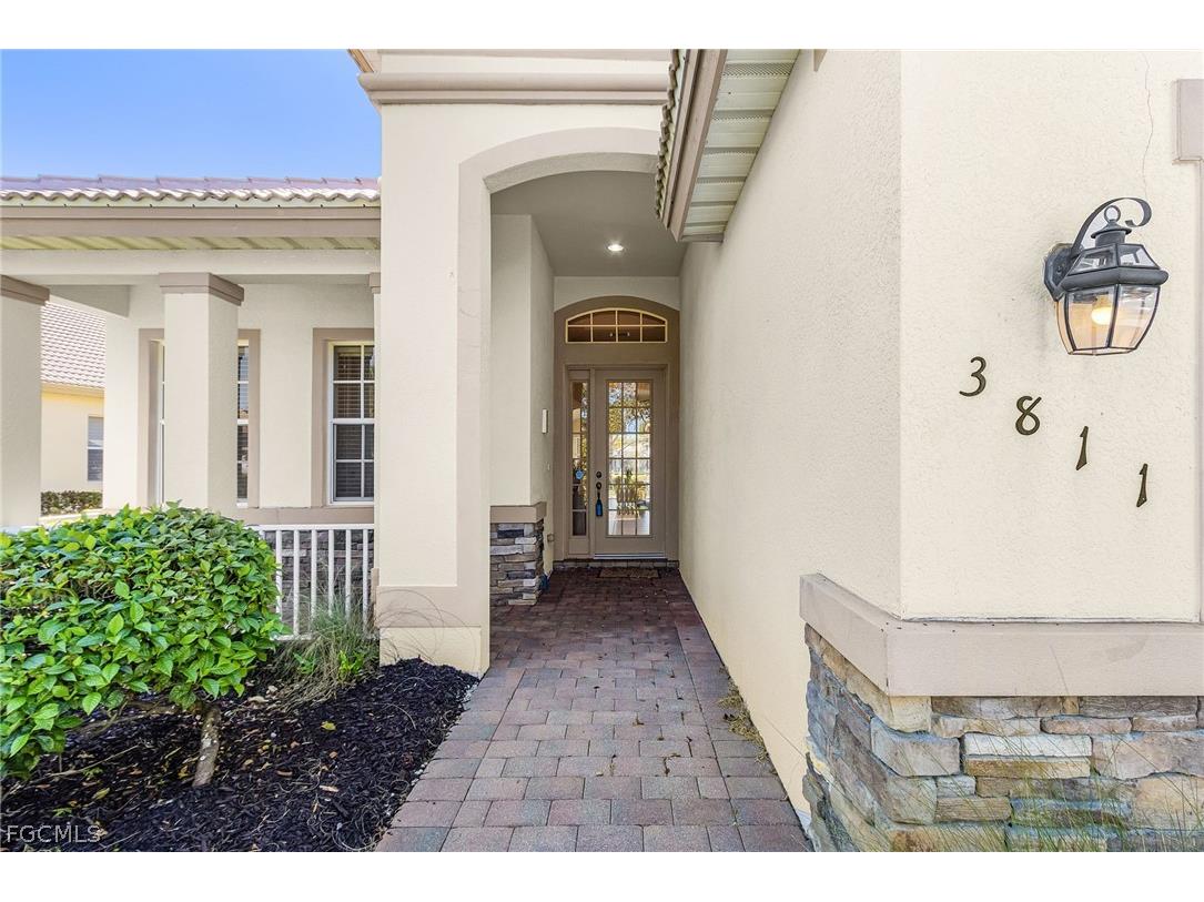 3811 Lakeview Isle Court Fort Myers FL 33905 2026006614 image5