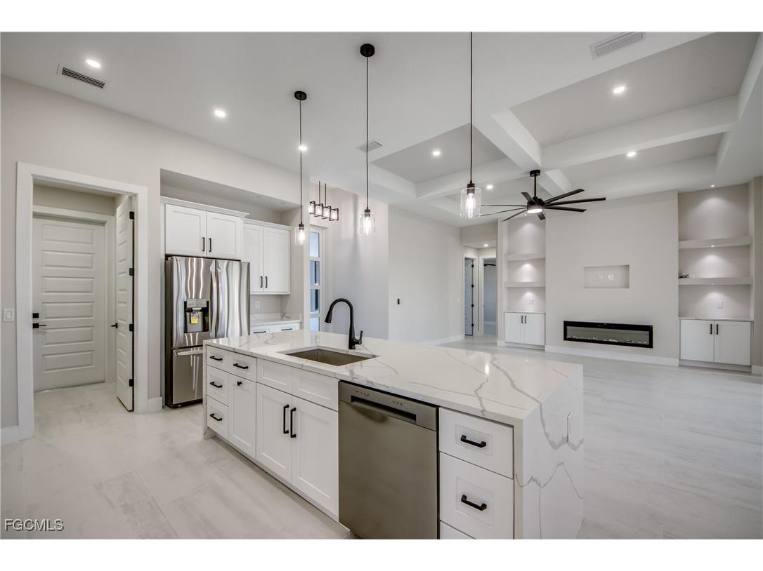 3812 Embers Parkway W Cape Coral FL 33993 2025025062 image15