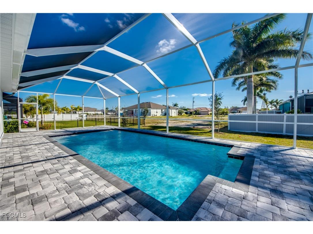 3812 Embers Parkway W Cape Coral FL 33993 2025025062 image2