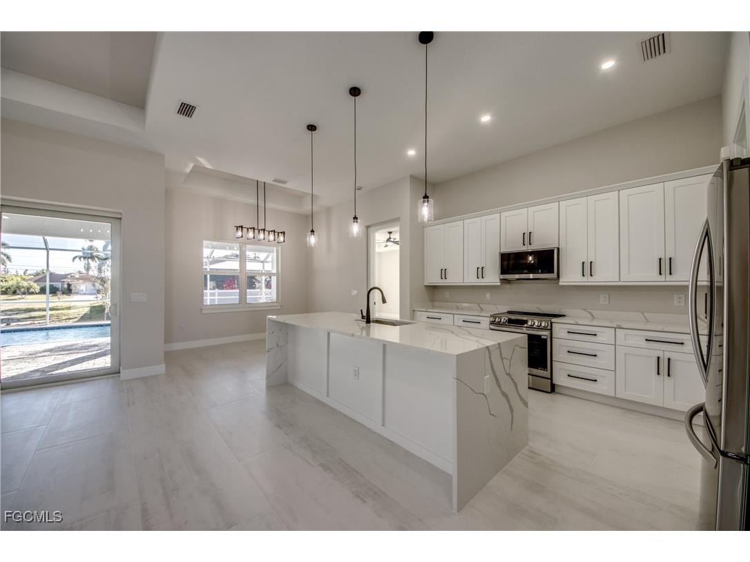 3812 Embers Parkway W Cape Coral FL 33993 2025025062 image23