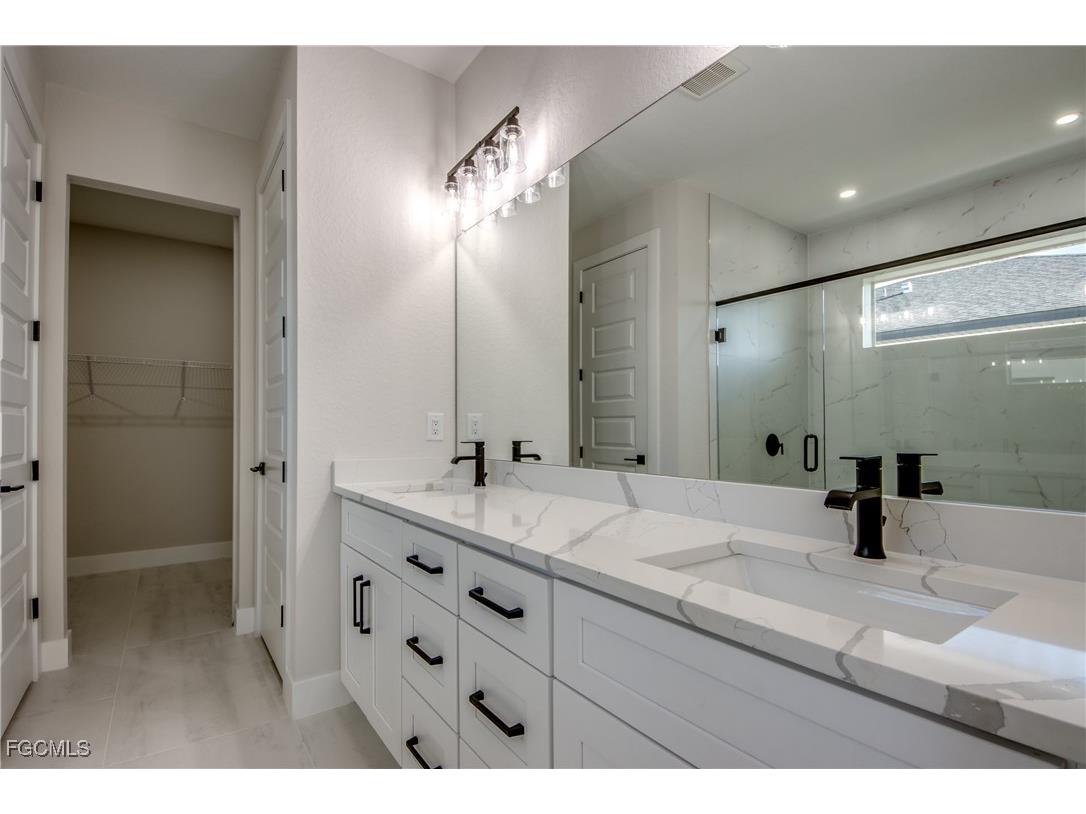 3812 Embers Parkway W Cape Coral FL 33993 2025025062 image30