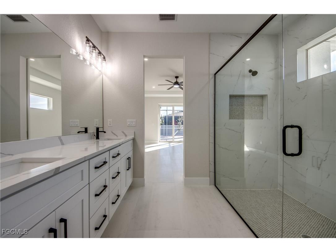 3812 Embers Parkway W Cape Coral FL 33993 2025025062 image32