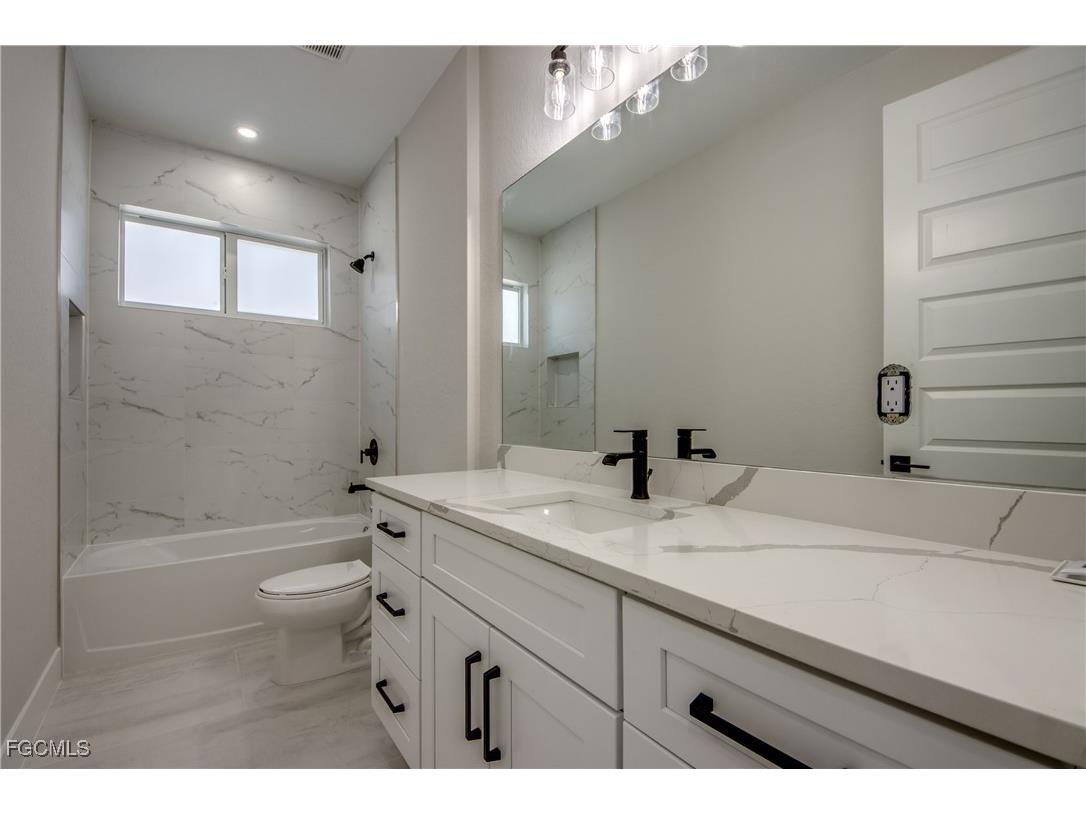 3812 Embers Parkway W Cape Coral FL 33993 2025025062 image38