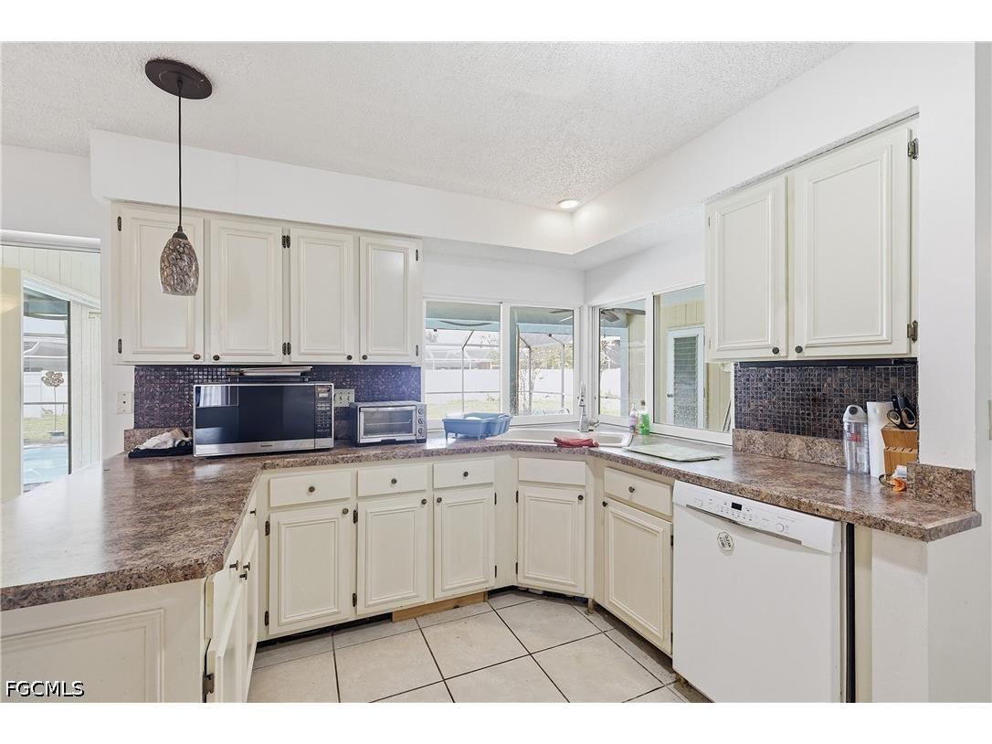 3812 SE 10th Avenue Cape Coral FL 33904 2026030118 image7
