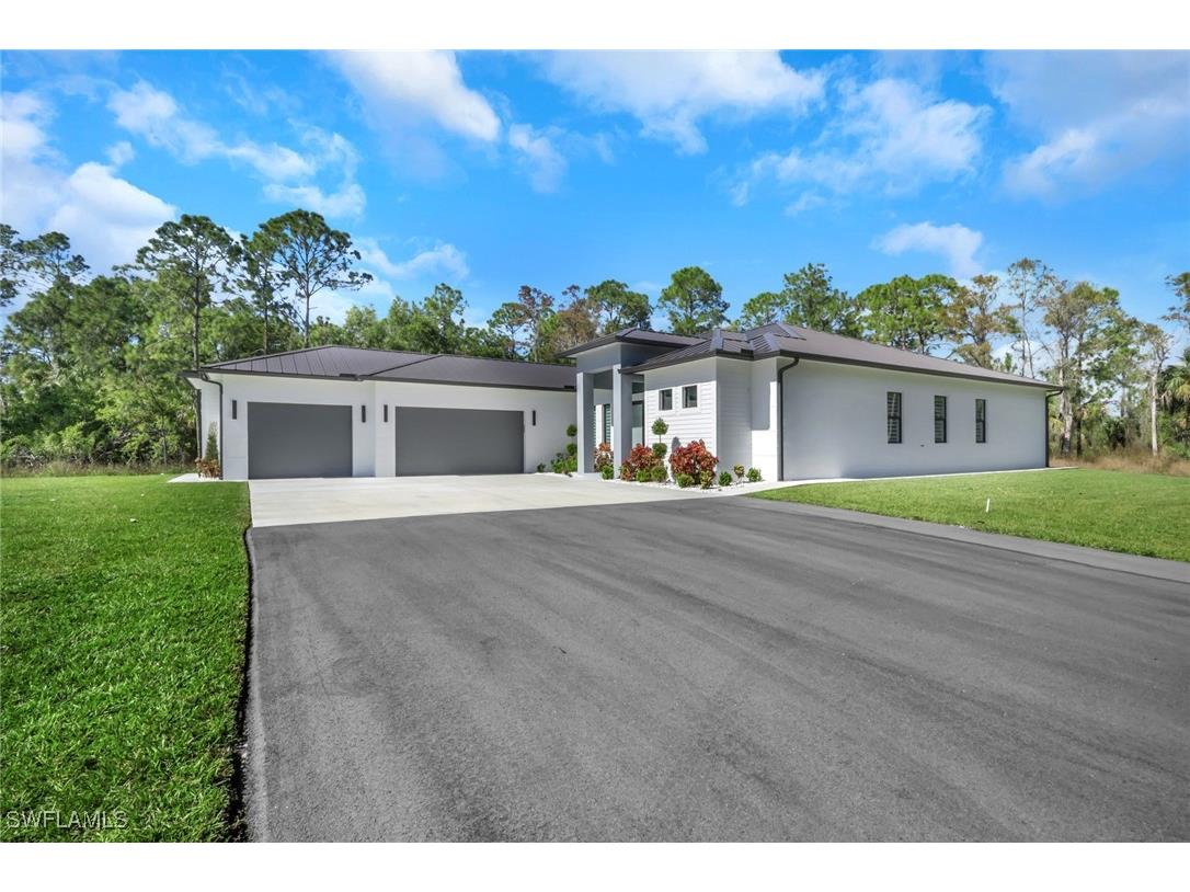 3813 16th Avenue NE Naples FL 34120 225081222 image2