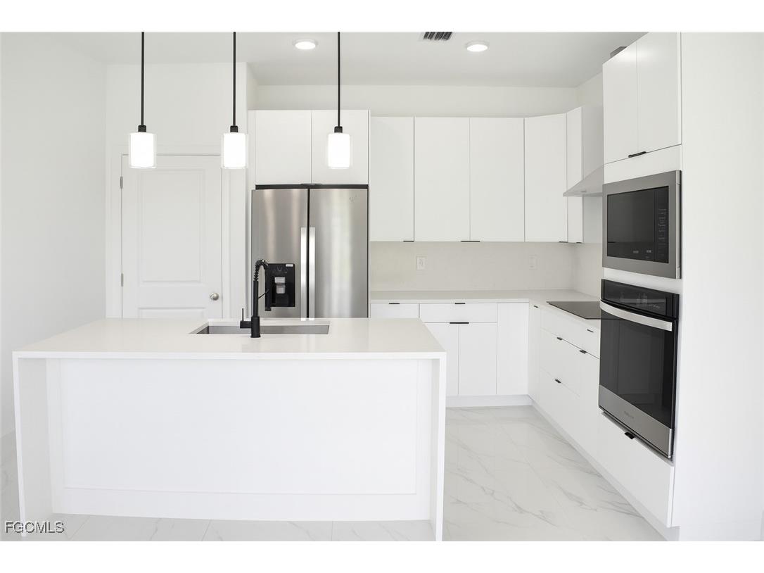 3813 25th Street SW Lehigh Acres FL 33976 2025020752 image7