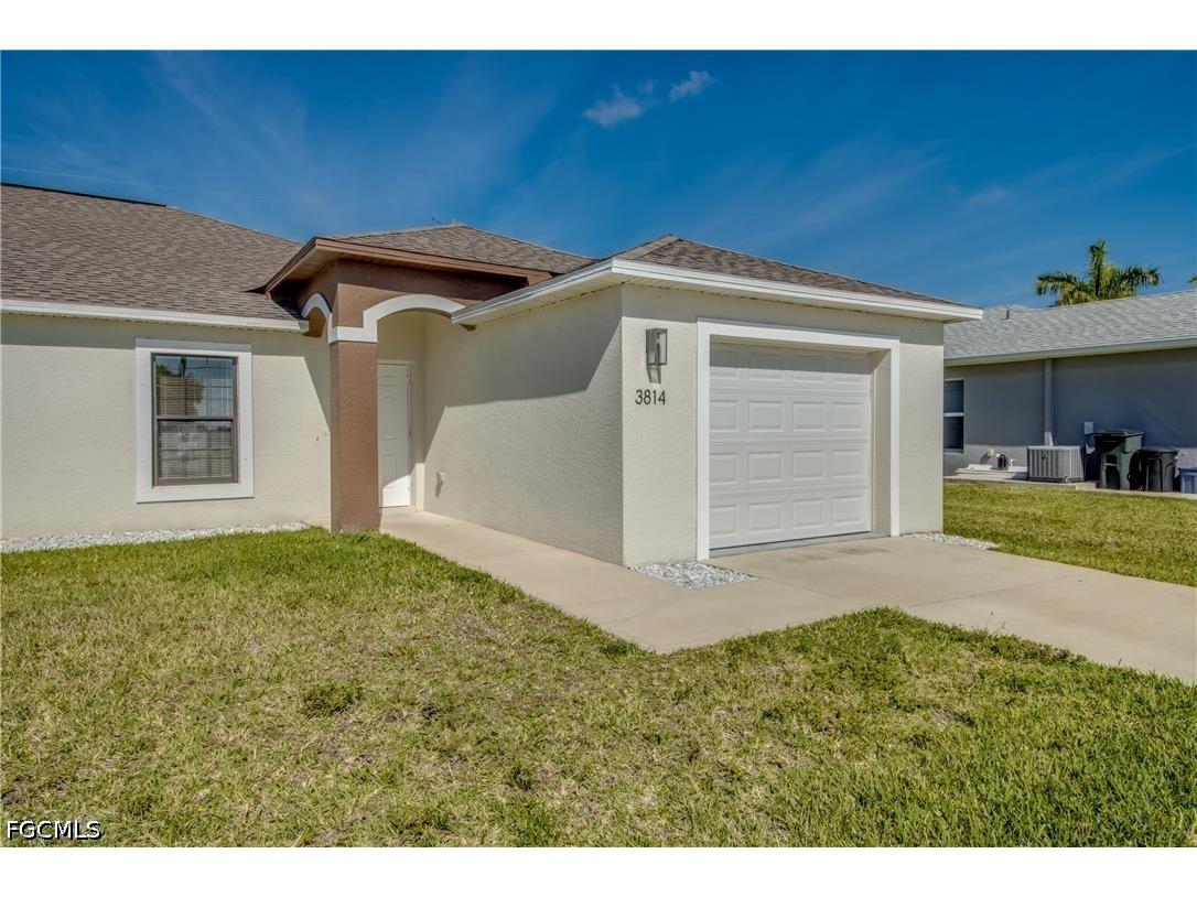 3814/3816 SW 15th Place Cape Coral FL 33914 2026016128 image2